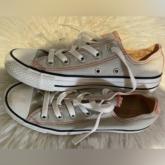 Like New/EUC - Super Cute Converse All Star Size 6 - Picture 8 of 9